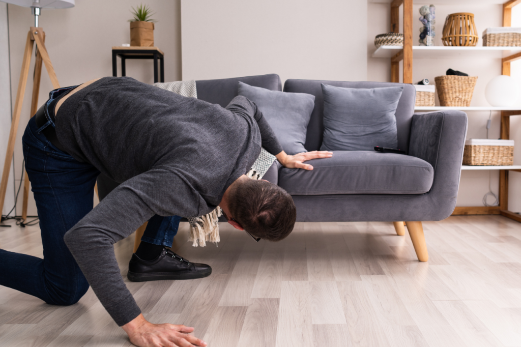 盗聴器を発見！冷静さを保ち証拠を残す行動が必要となる理由